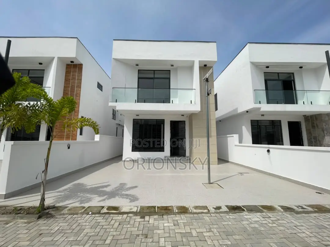 4bdrm Duplex in Chevron for sale