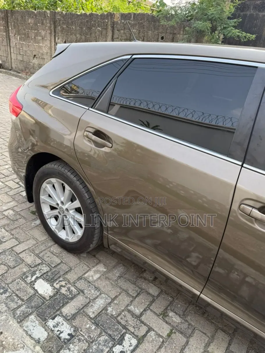 Toyota Venza 2011 Brown