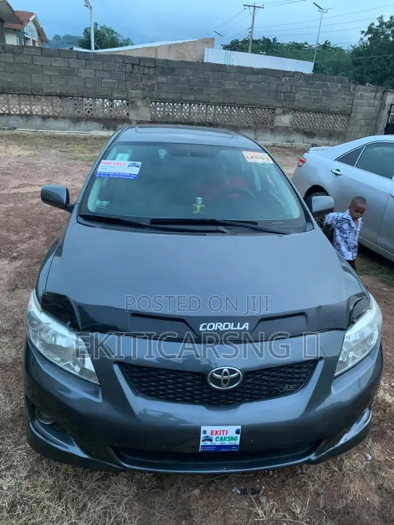 Toyota Corolla 2010 Gray