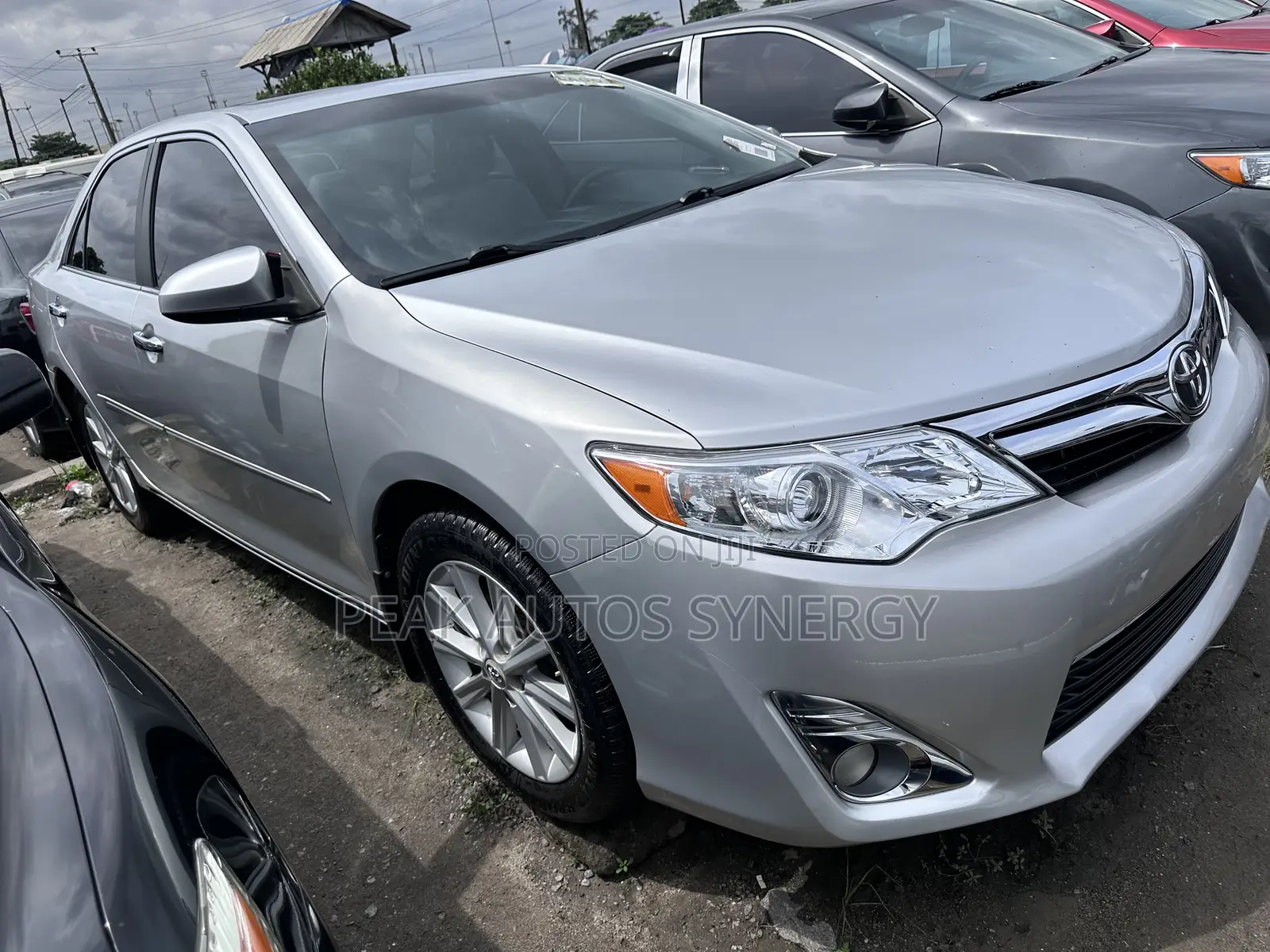 Toyota Camry XLE 4dr Sedan (2.5L 4cyl 6A) 2013 Silver