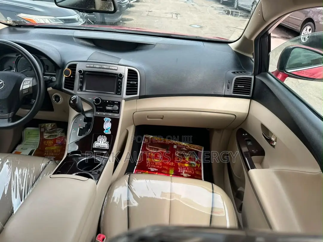 Toyota Venza XLE 2010 Red