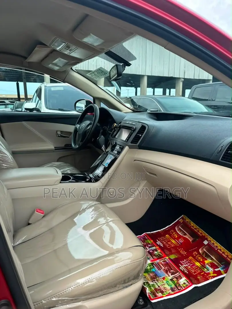 Toyota Venza XLE 2010 Red
