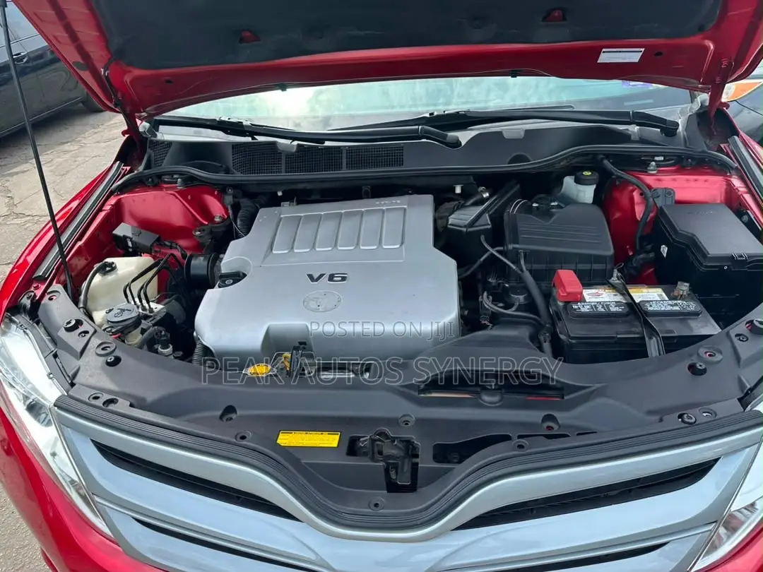 Toyota Venza XLE 2010 Red