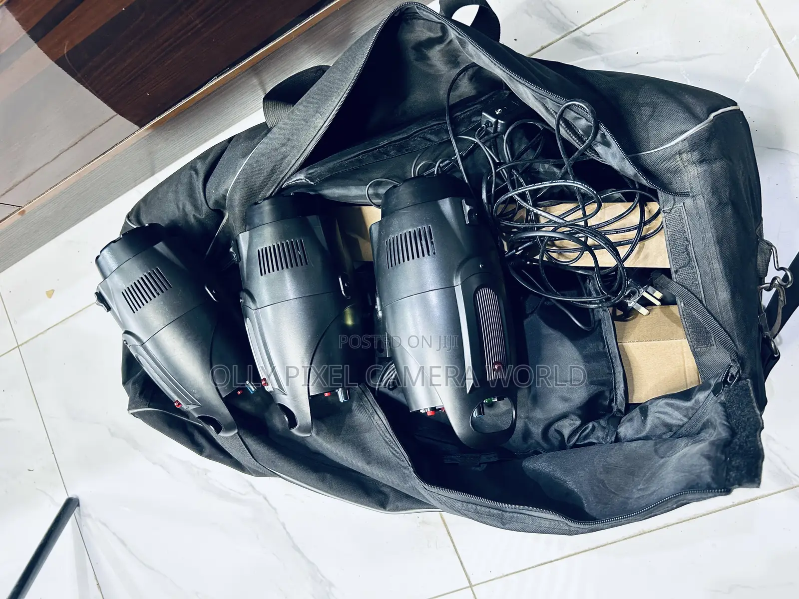 Three Strobe Light , Two Light Stand and 2x 50-70 Softbox