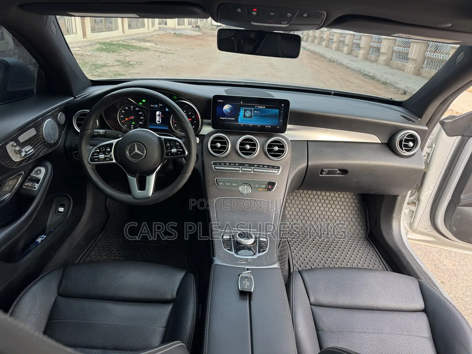 Mercedes-Benz C300 2020 Silver