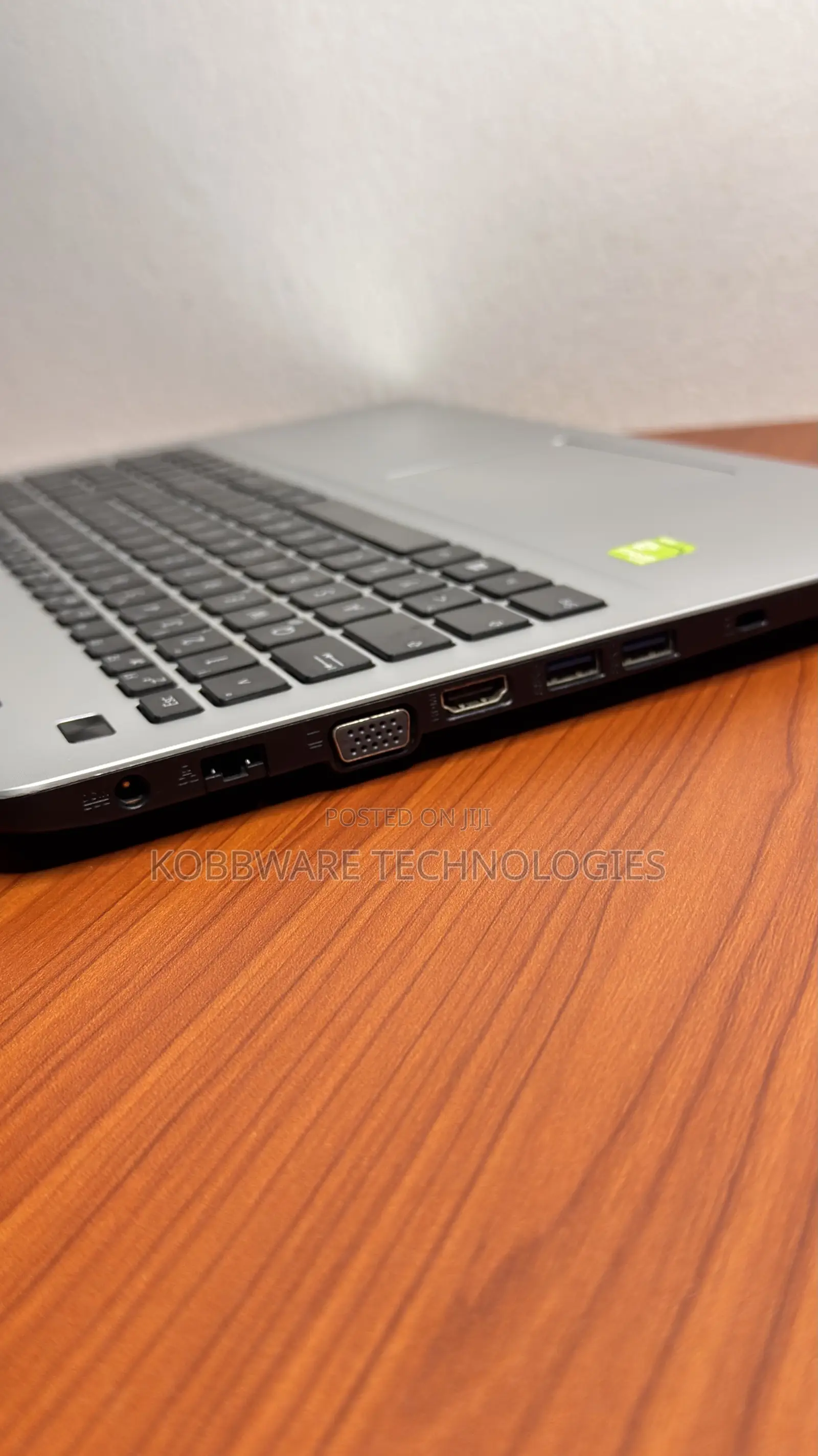 Laptop Asus X555LA 8GB Intel Core i3 SSD 128GB