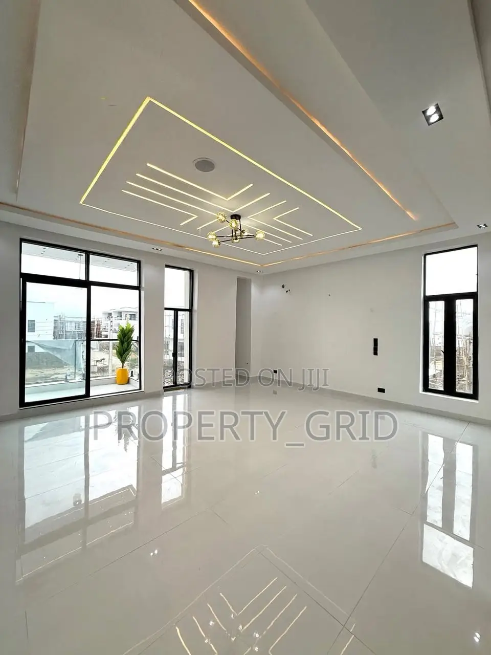 5bdrm Duplex in Lekki Palm City for sale