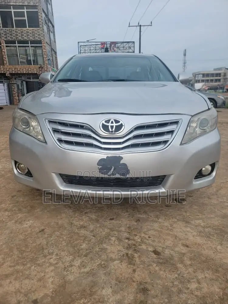 Toyota Camry 2009 Silver