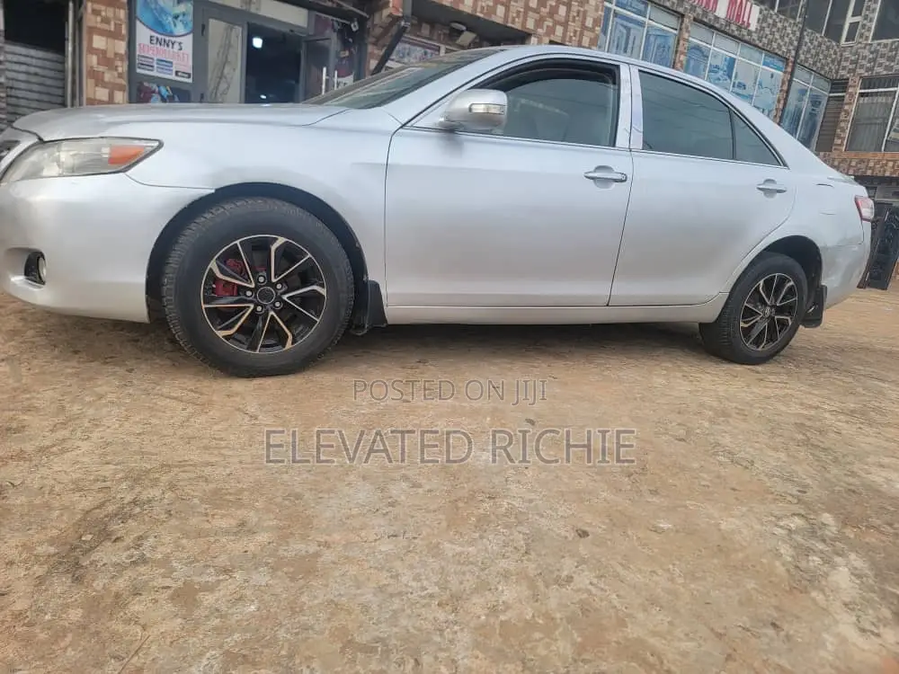 Toyota Camry 2009 Silver