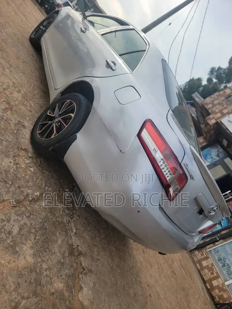 Toyota Camry 2009 Silver