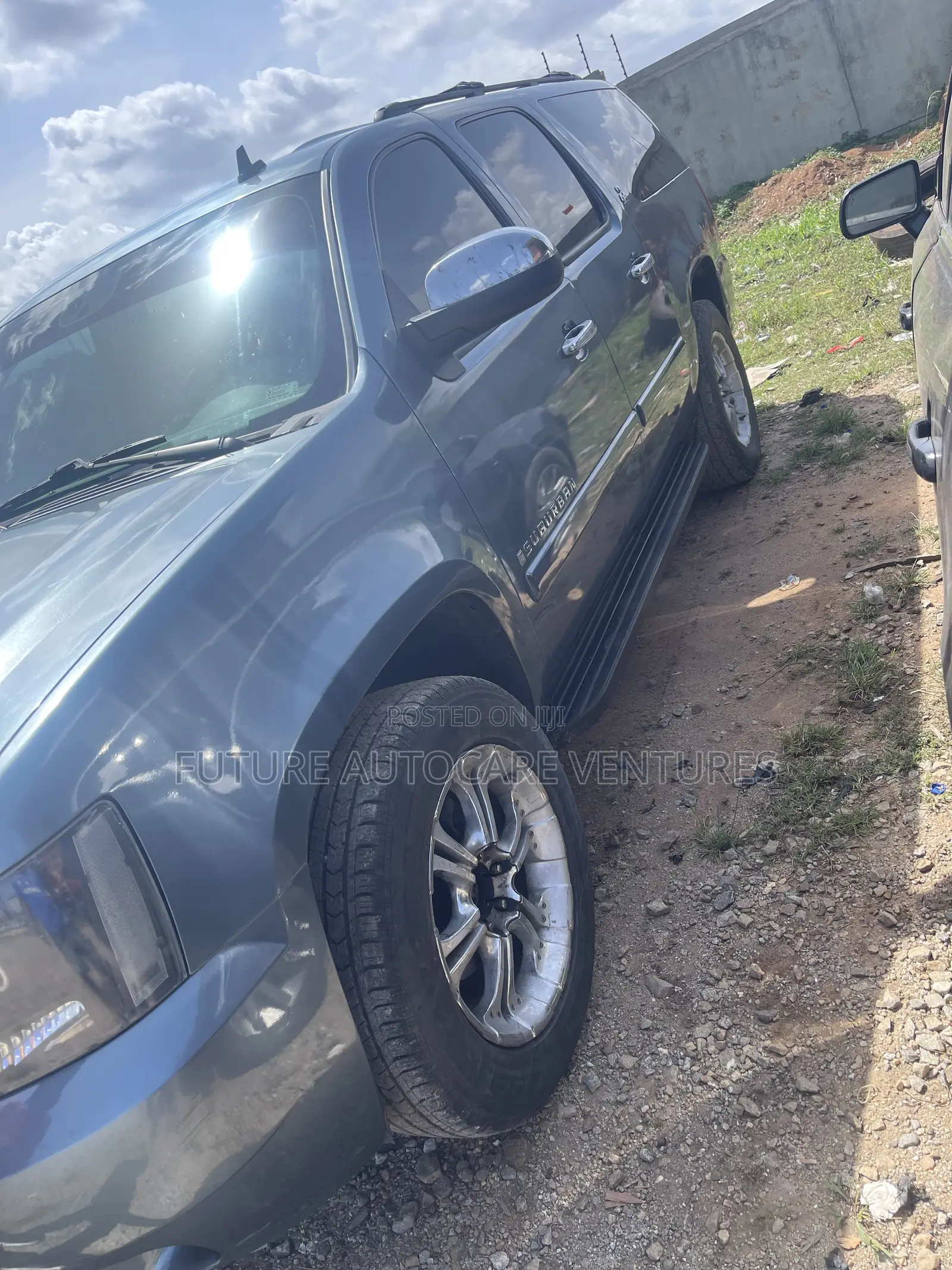 Chevrolet Suburban 2012
