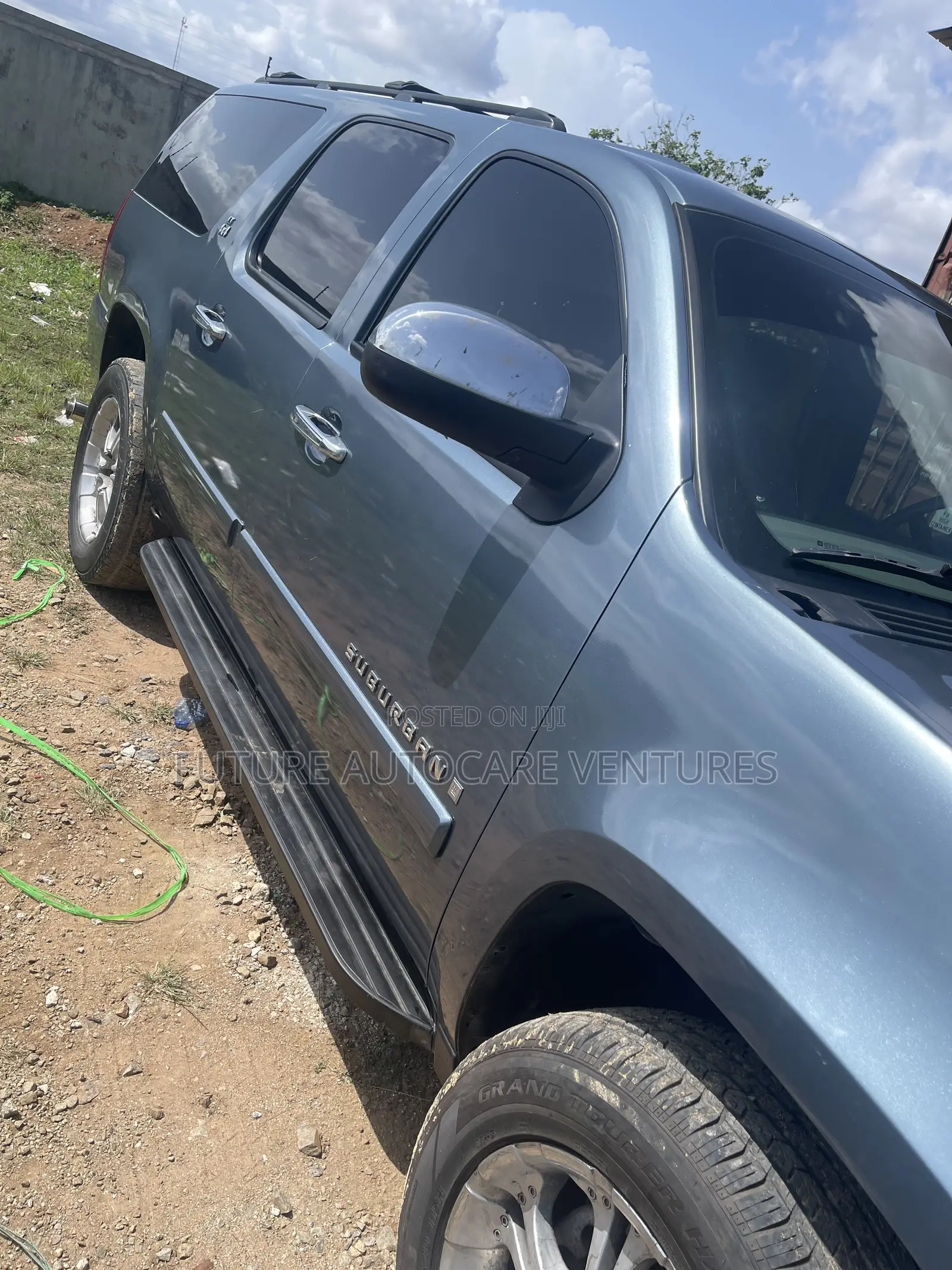 Chevrolet Suburban 2012