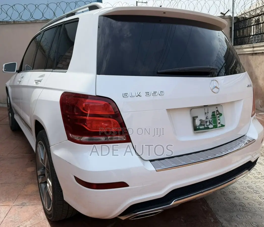 Mercedes-Benz GLK-Class Base GLK 350 4dr AWD 4MATIC (3.5L 6cyl 7A) 2015