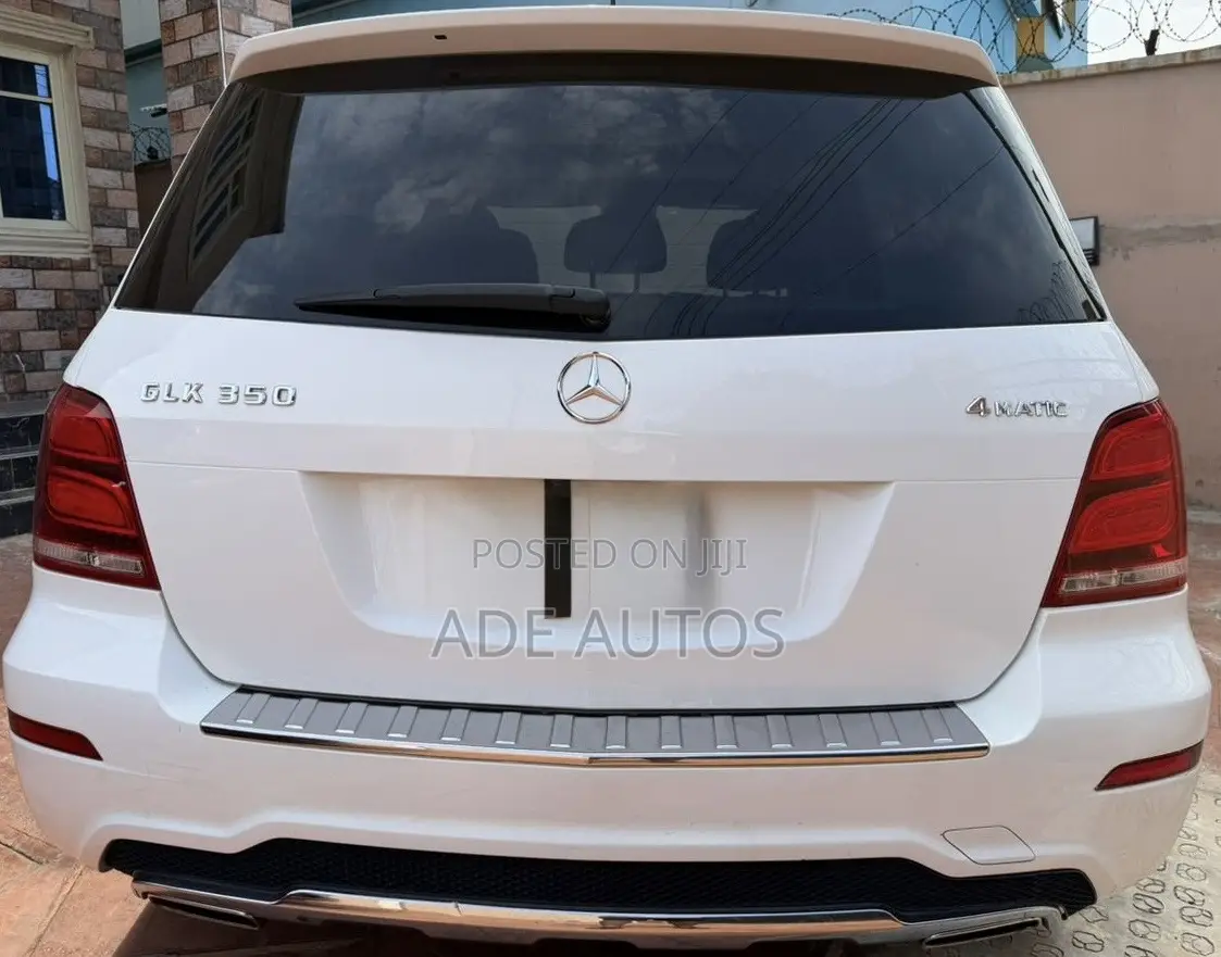 Mercedes-Benz GLK-Class Base GLK 350 4dr AWD 4MATIC (3.5L 6cyl 7A) 2015