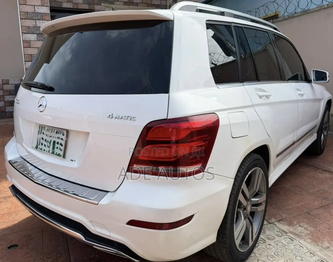 Mercedes-Benz GLK-Class Base GLK 350 4dr AWD 4MATIC (3.5L 6cyl 7A) 2015
