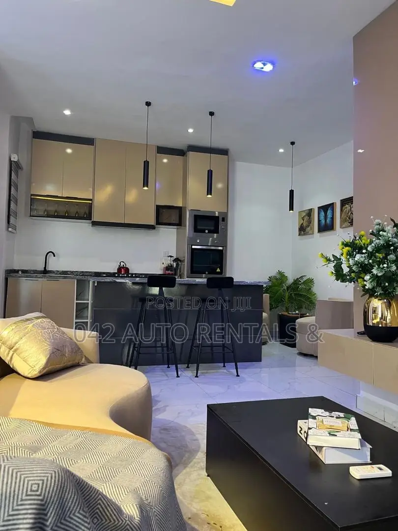 Tastefully Newly Furnished 2 Bedroom