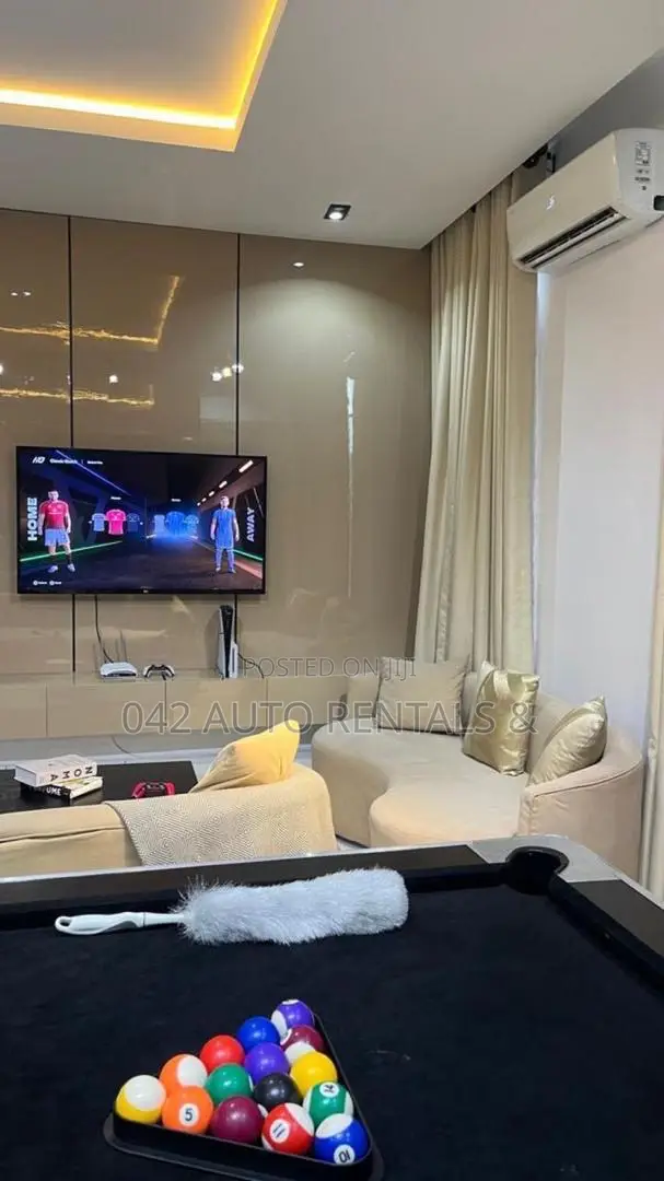 Tastefully Newly Furnished 2 Bedroom