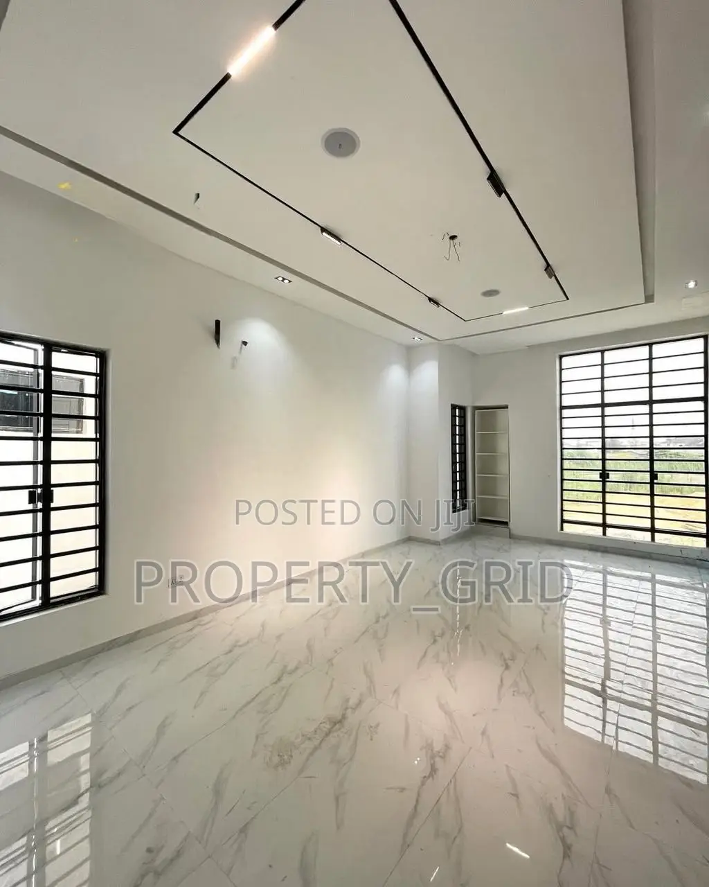 Furnished 5bdrm Duplex in Chevron Estate for sale