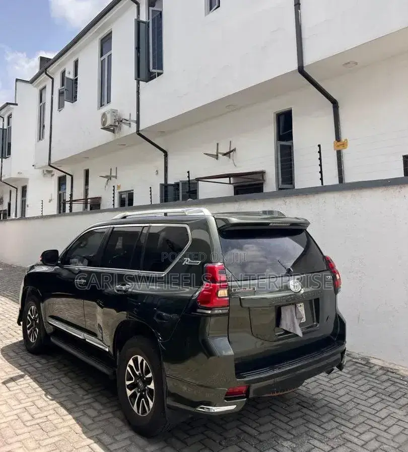 Toyota Land Cruiser Prado 2018 Gray