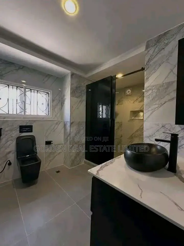6bdrm Duplex in Apo Resettlement for sale