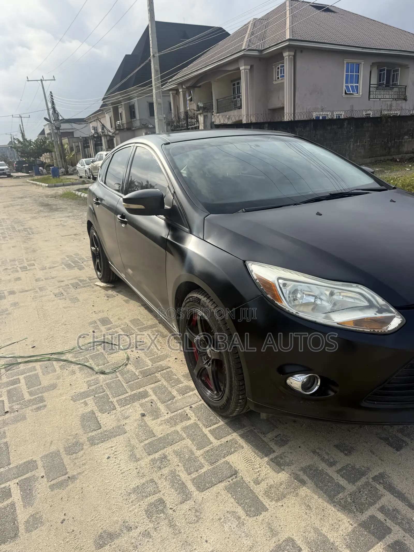 Ford Focus SE Sedan FWD (2.0L 4cyl 5M) 2013 Black