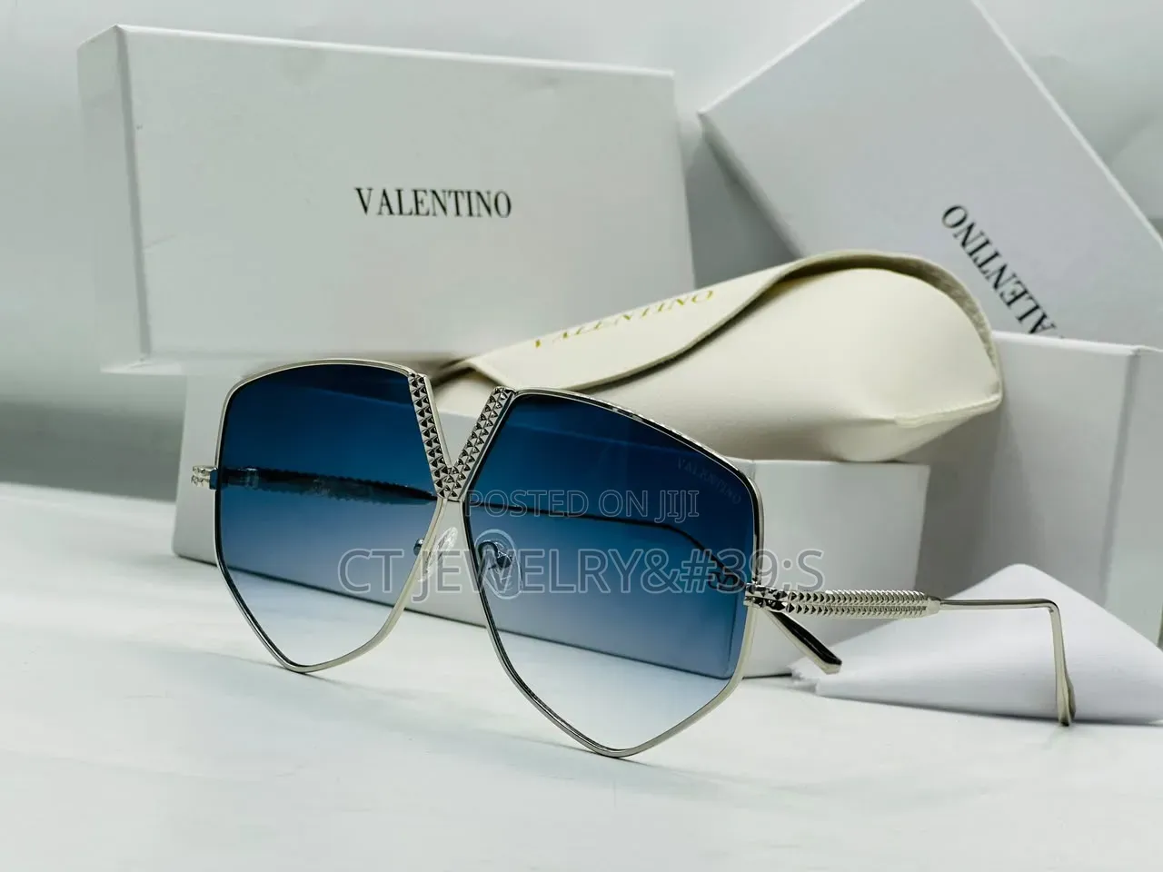 Nice Classic Gucci Sunglasses for Women's Available in Store