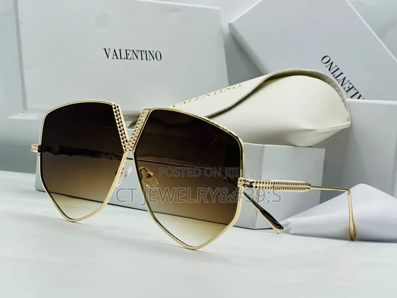 Nice Classic Gucci Sunglasses for Women's Available in Store