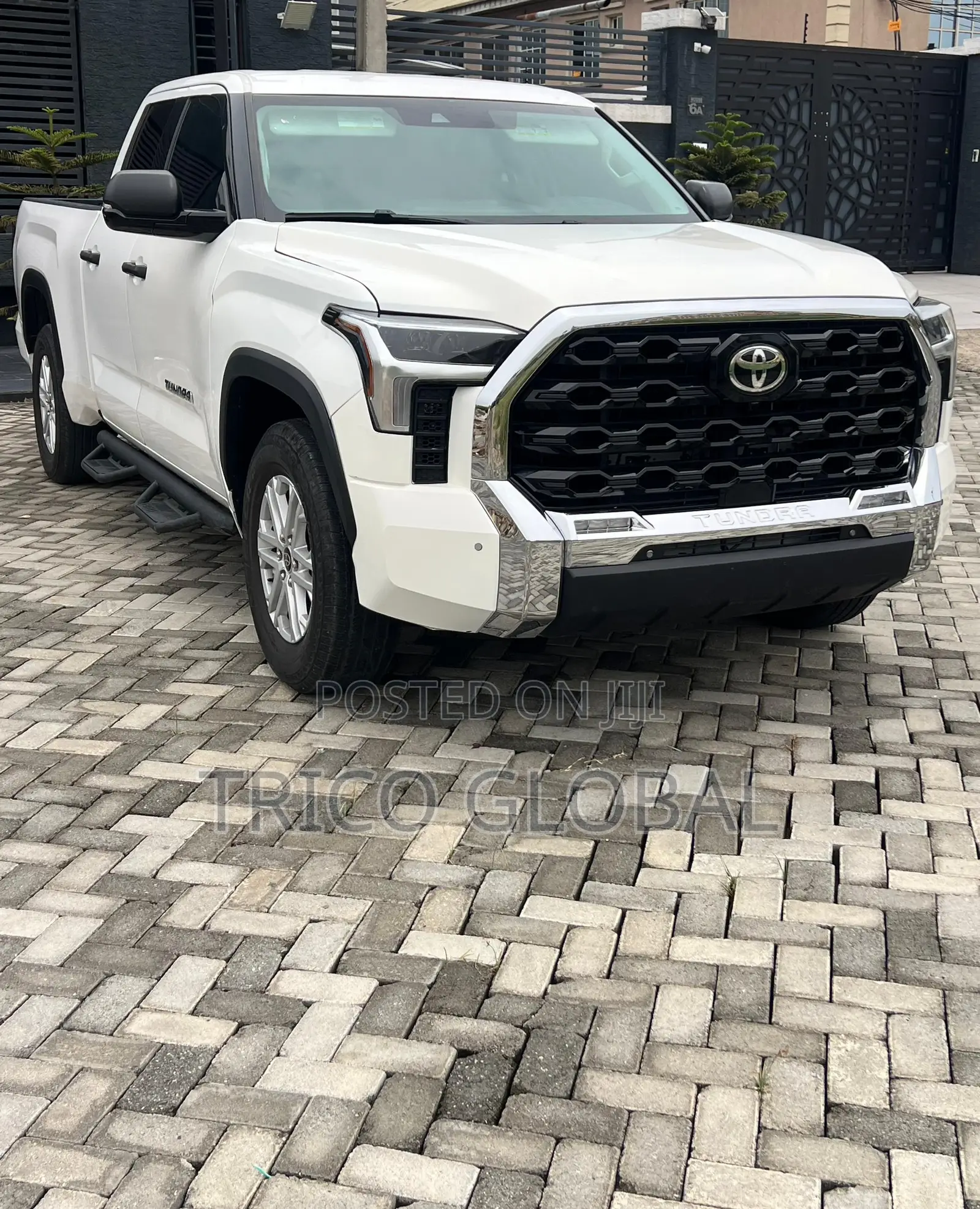 Toyota Tundra Limited 5.7L V8 4x4 CrewMax 5.6 ft. box 145.7 in. WB 2020