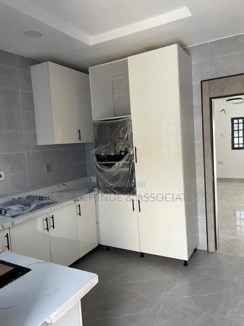 2bdrm Block of Flats in Ring Road for rent