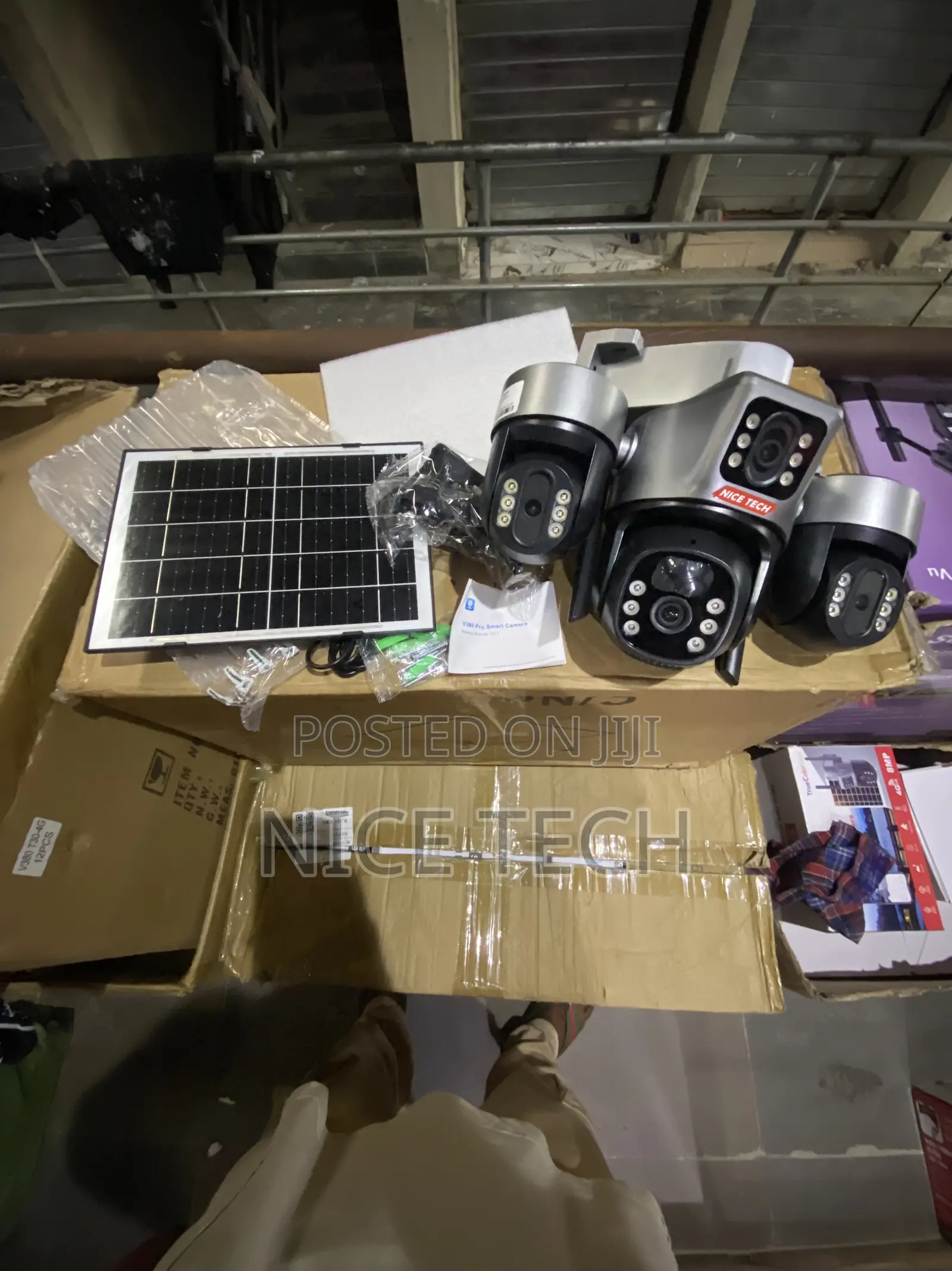 V380 T40 Four Lens PTZ Solar Camera
