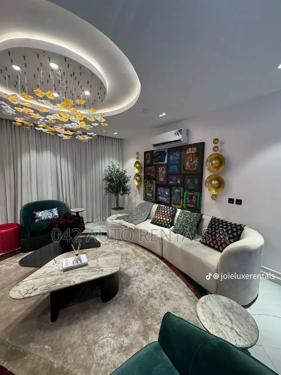 Luxurious Three Bedroom Waterfront Apartment