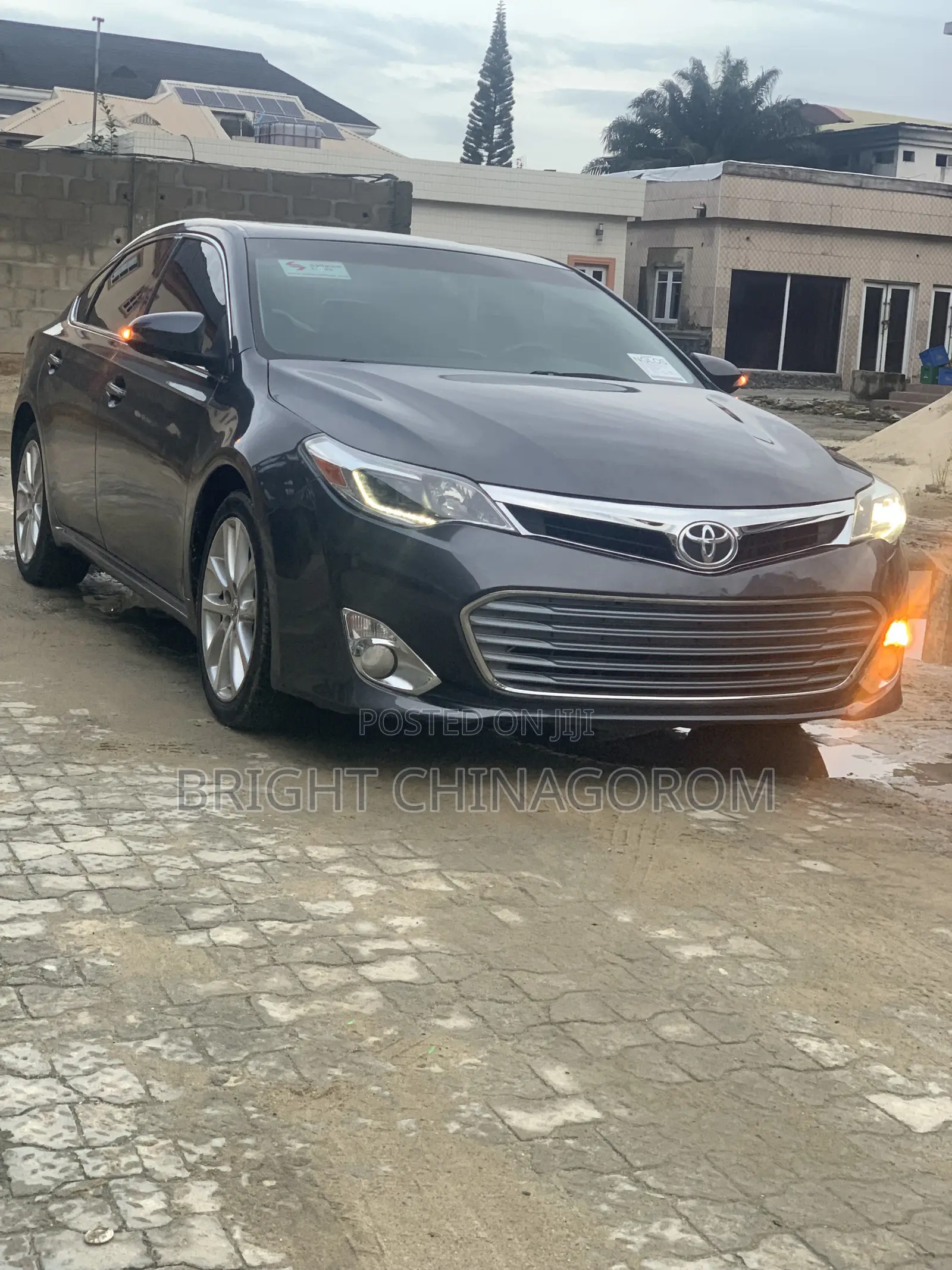 Toyota Avalon Limited Sedan FWD (3.5L 6cyl 6A) 2013 Black