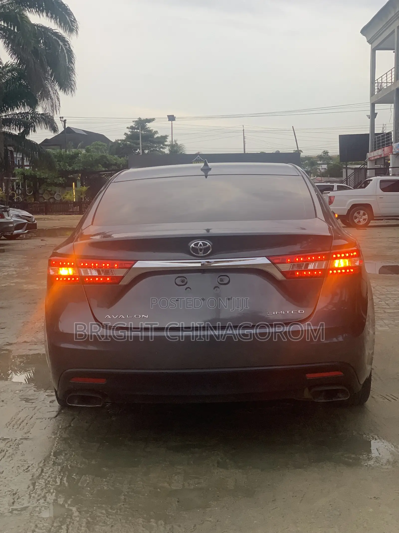Toyota Avalon Limited Sedan FWD (3.5L 6cyl 6A) 2013 Black