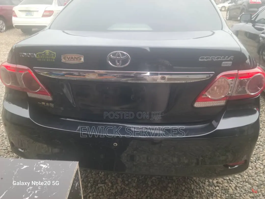Toyota Corolla LE 4dr Sedan (1.8L 4cyl 4A) 2013 Black