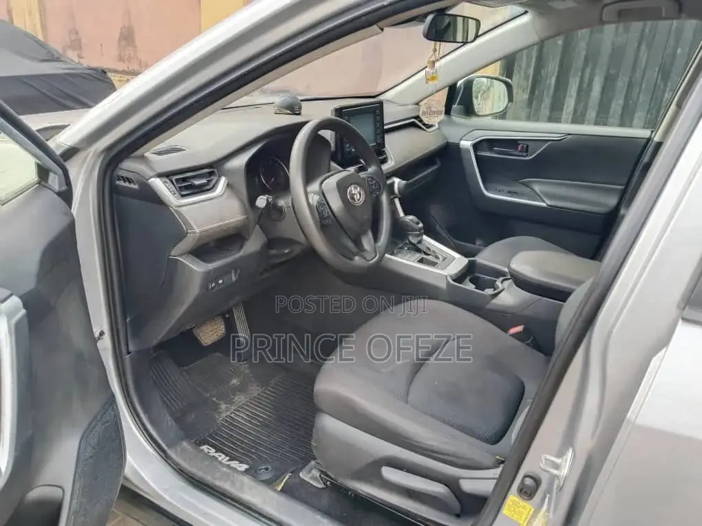 Toyota RAV4 2019 Silver
