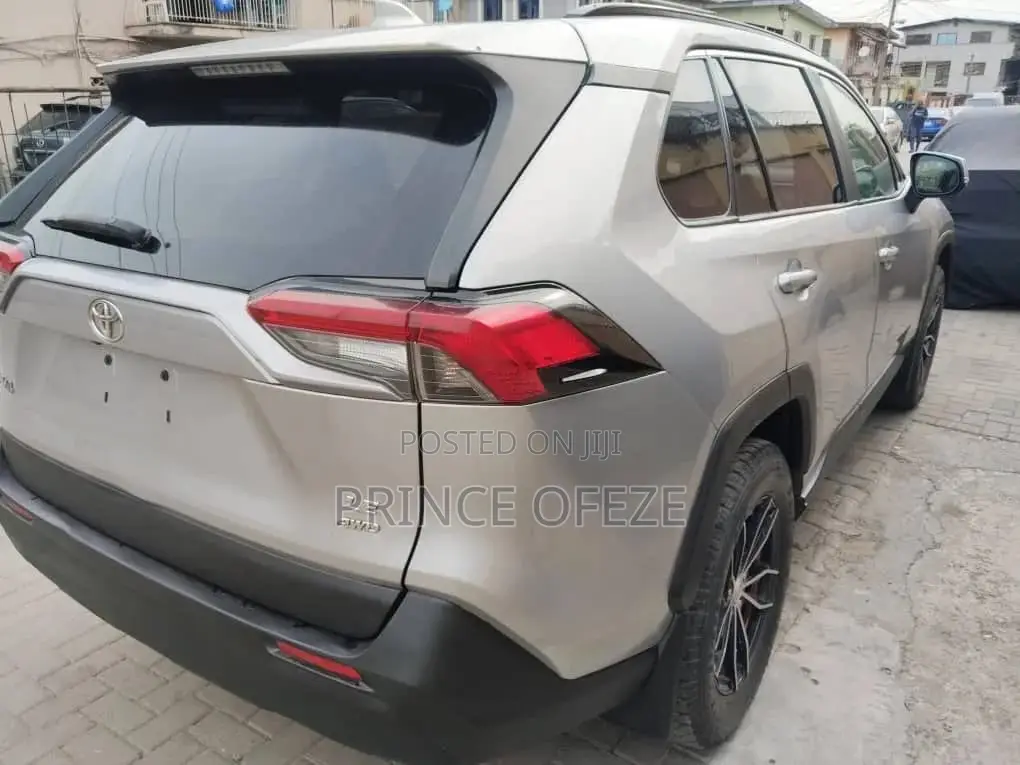 Toyota RAV4 2019 Silver