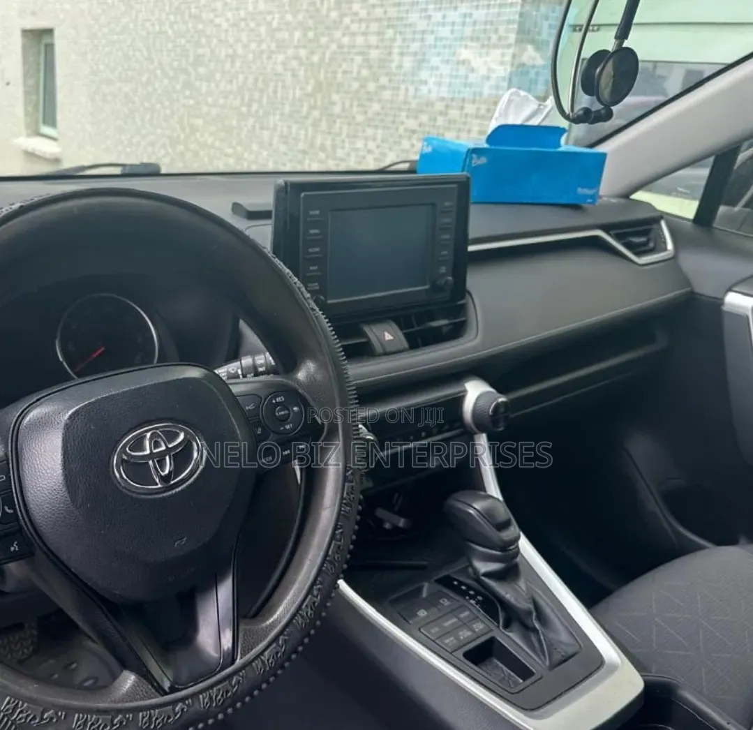 Toyota RAV4 2021 Gray