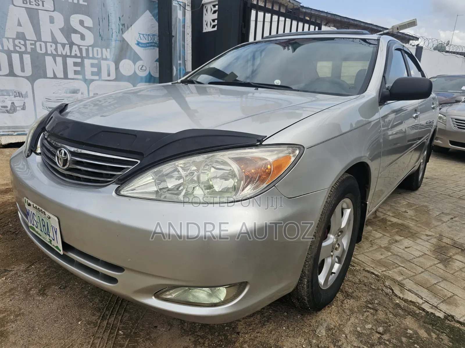 Toyota Camry XLE V6 4dr Sedan (3.0L 6cyl 5A) 2004 Silver