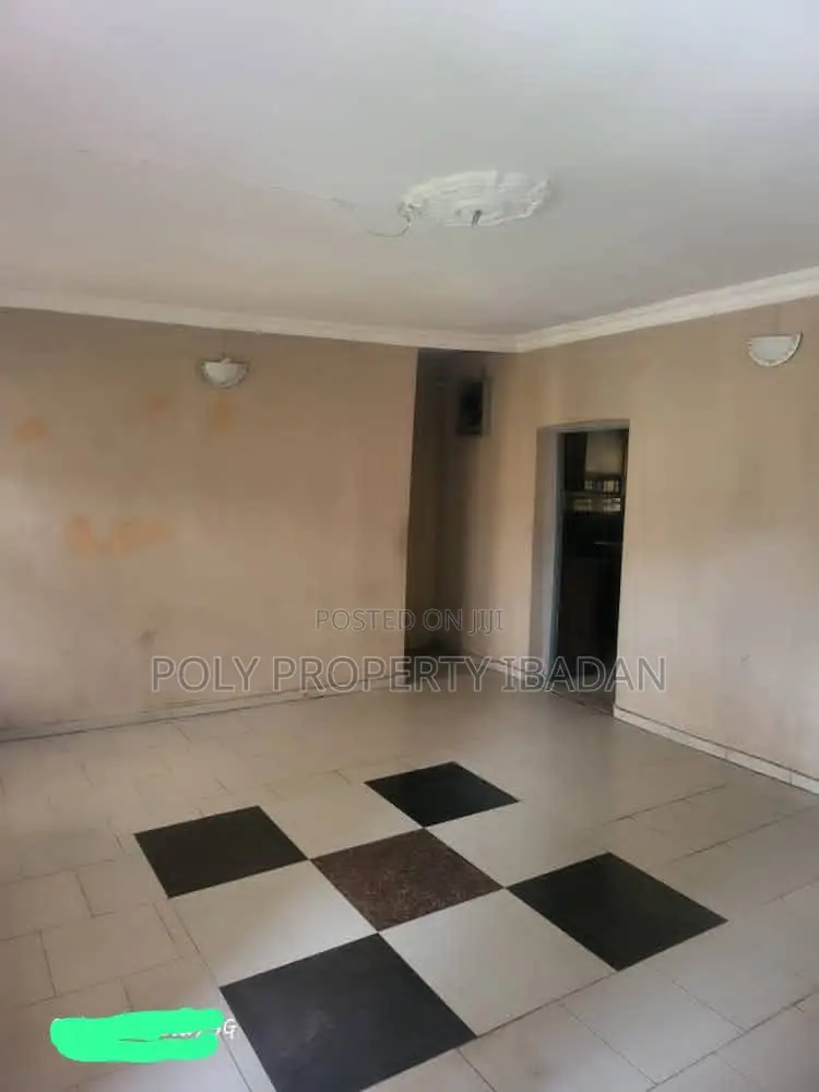 3bdrm Apartment in Aare Avenue, Oluyole Estate for rent