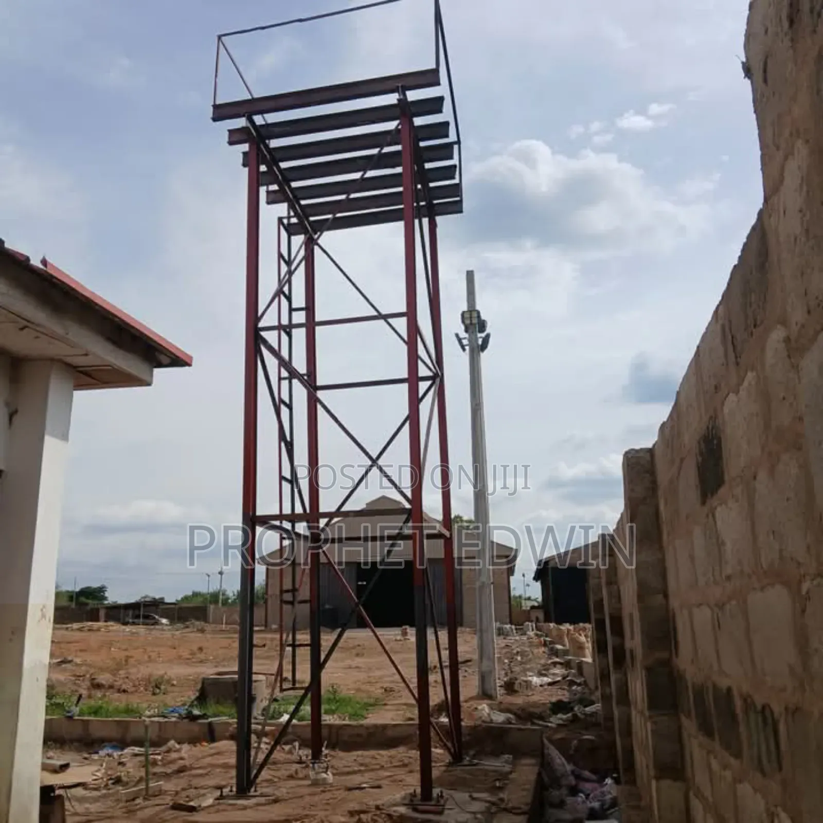 002 Solid Tank Stand