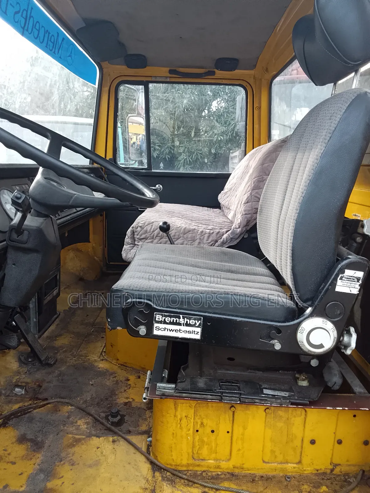 Mercedes 813 Recovery Truck