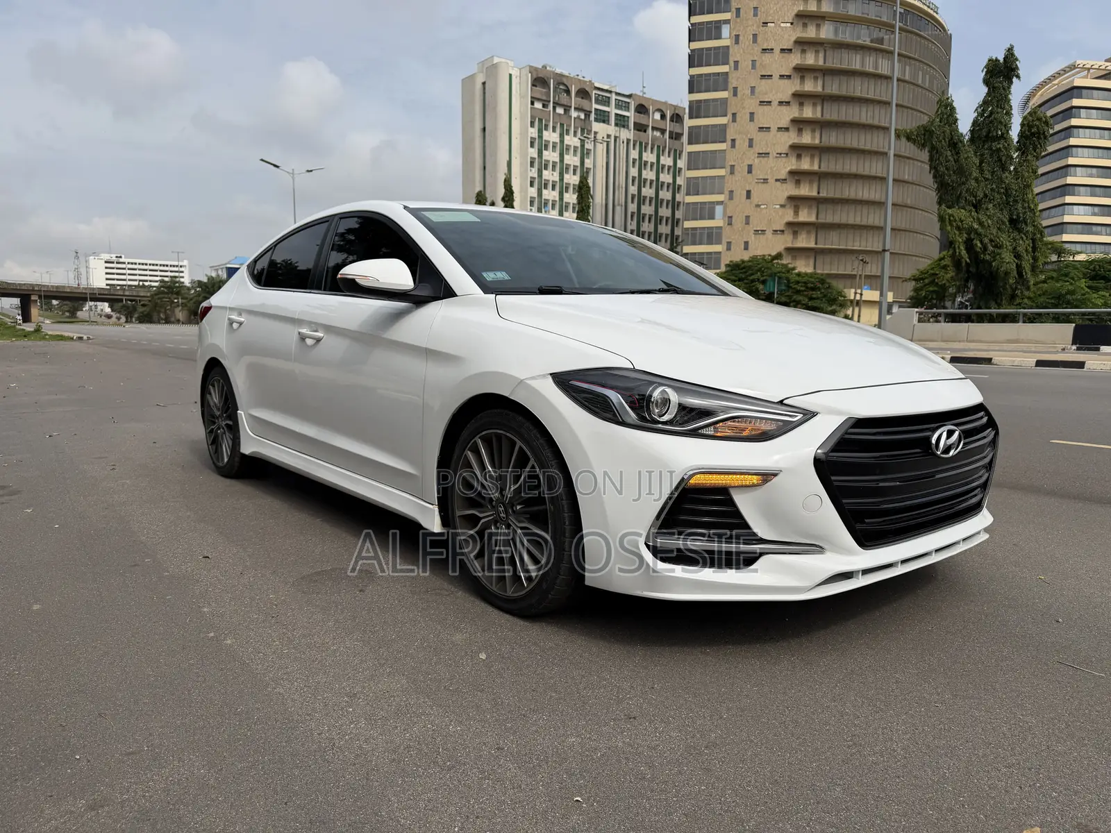 Hyundai Elantra Sport Sedan FWD (1.6L 4cyl 6M) 2017 White
