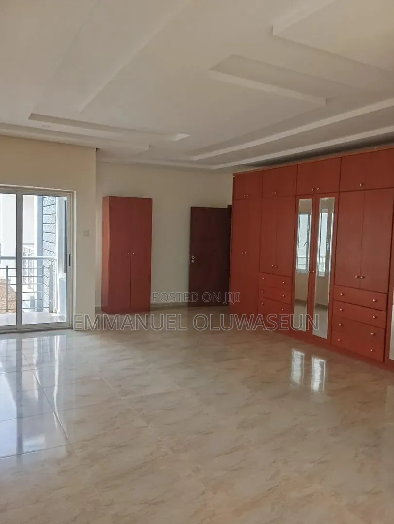 5bdrm Townhouse / Terrace in Guzape District for rent