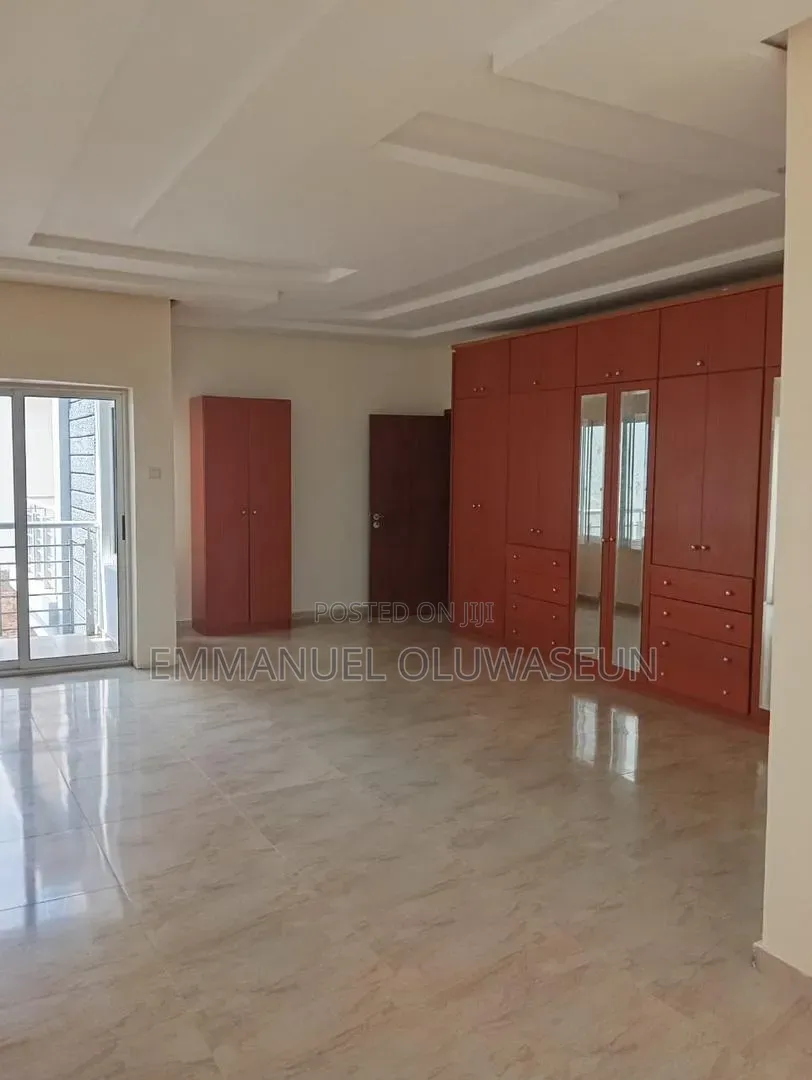 5bdrm Townhouse / Terrace in Guzape District for rent