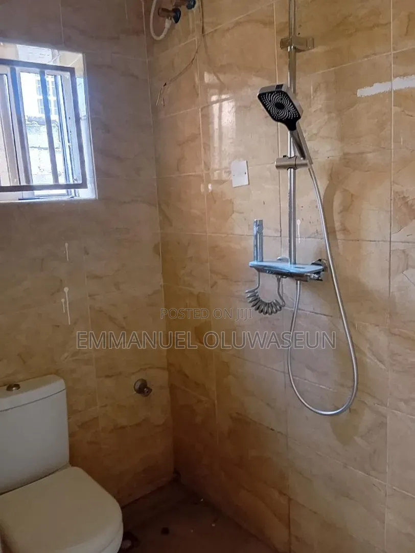 5bdrm Townhouse / Terrace in Guzape District for rent