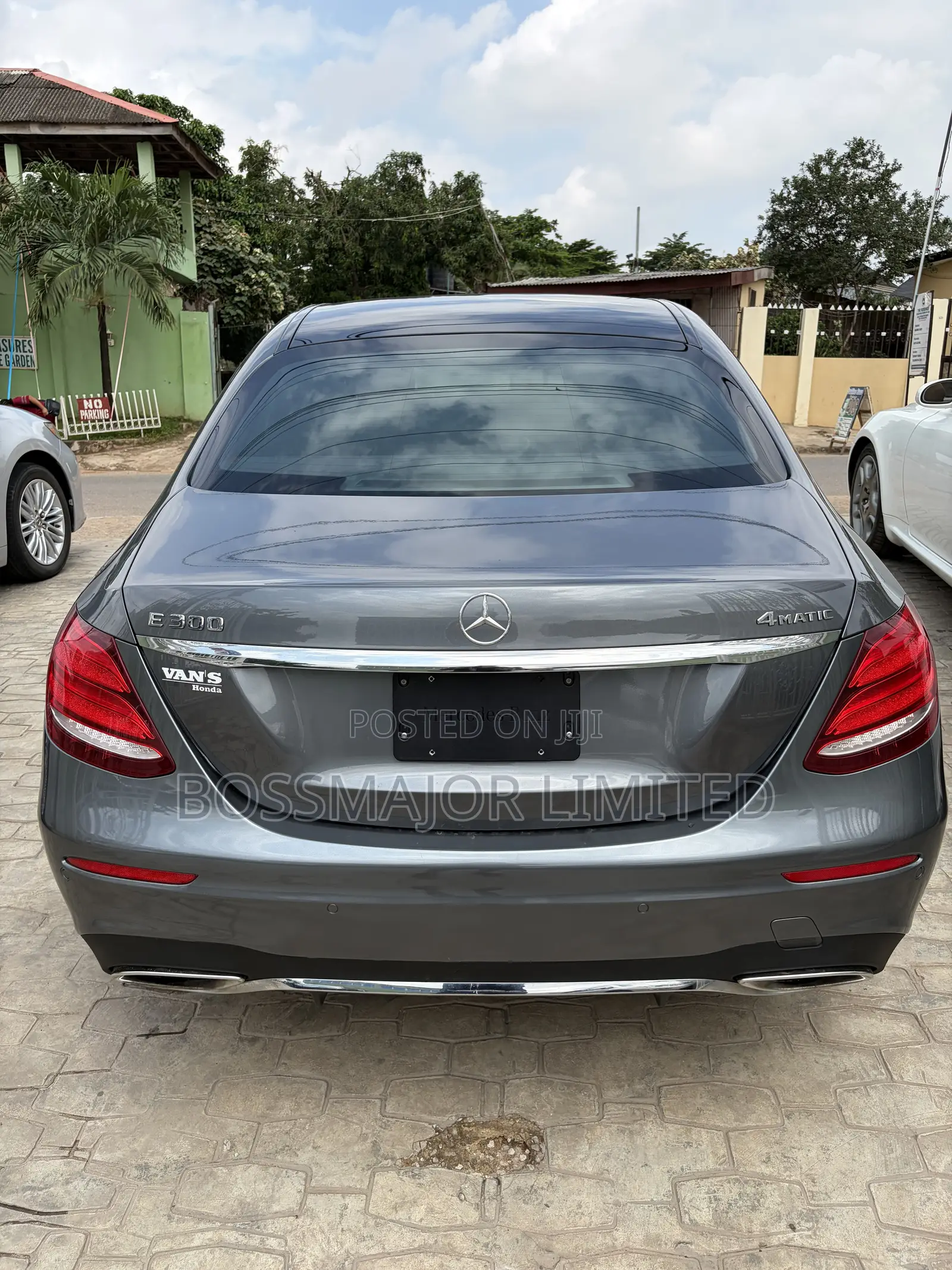 Mercedes-Benz E300 4Matic AWD Sedan (2.0L 4cyl 9A) 2017 Gray