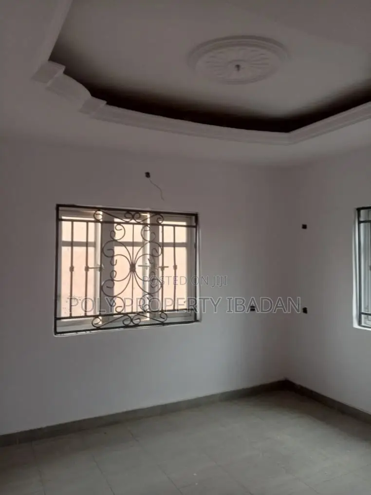 6bdrm Duplex in Nigerian Brewery, Iwo Road for rent