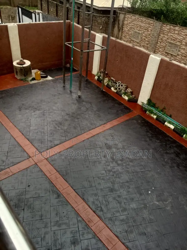 6bdrm Duplex in Nigerian Brewery, Iwo Road for rent