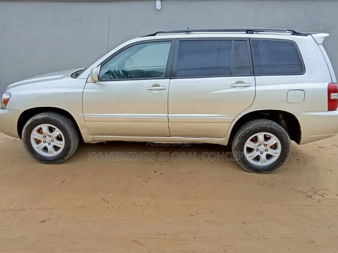 Toyota Highlander 2004 Beige