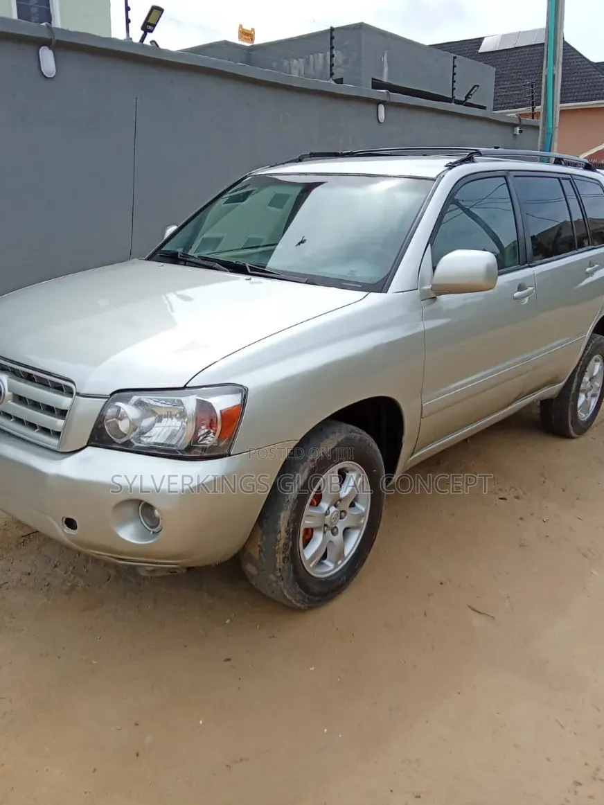 Toyota Highlander 2004 Beige